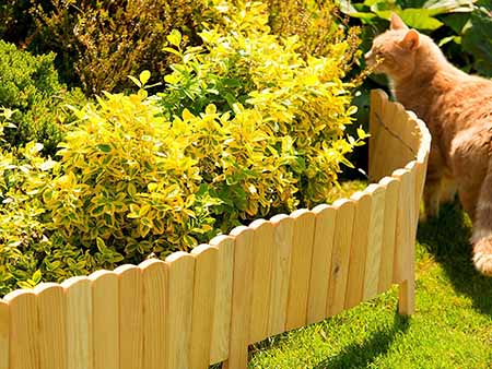 valla de madera pequeña